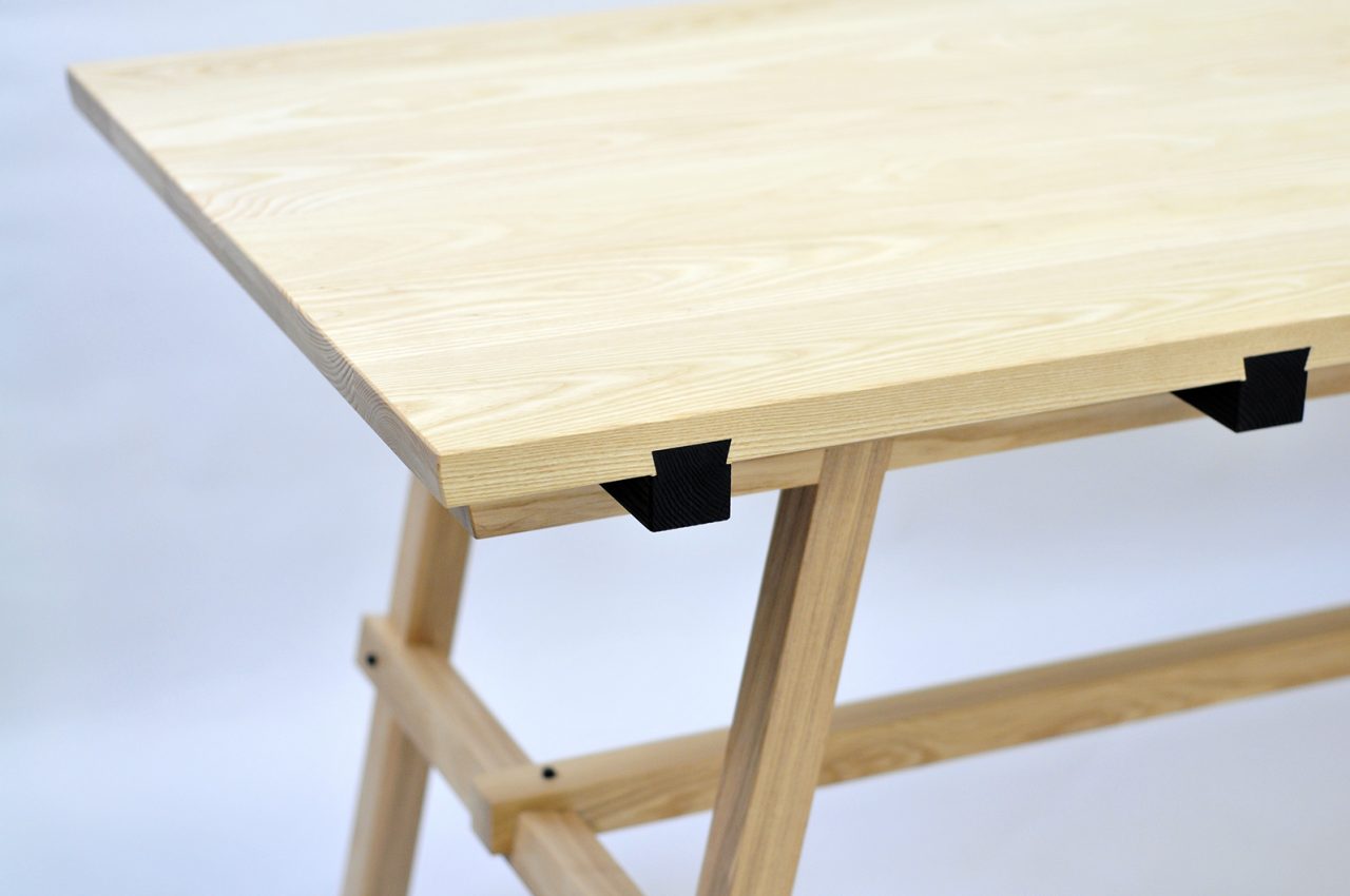 Dovetail dining table - Tammy Crawford-Rolt